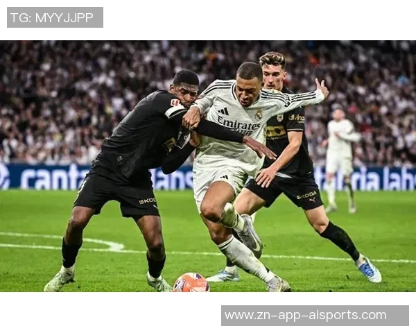 皇马上半场领先阿拉维斯姆巴佩精彩进球被判无效贝林厄姆助攻表现抢眼 皇马上半场领先阿拉维斯姆巴佩精彩进球被判无效贝林厄姆助攻表现抢眼