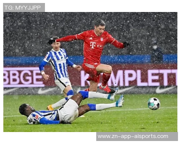 拜仁右后卫莱默尔因左小腿肌肉纤维撕裂预计缺阵三至四周