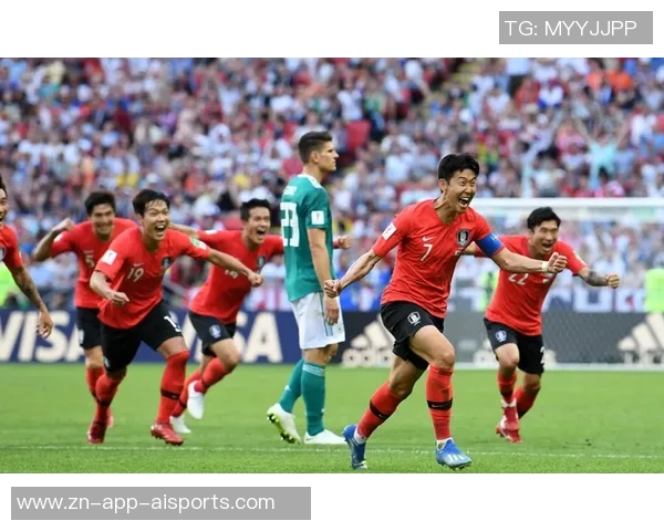 拉普拉塔大学生主席因拒绝列队遭禁足半年11名球员被停赛两场